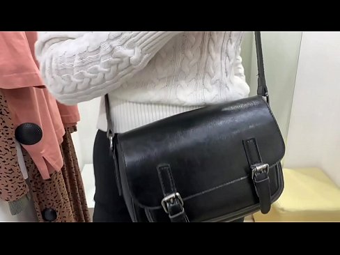 ❤️ Pampublikong masturbesyon ng batang asong si FeralBerry na may dildo sa fitting room ❌ Porn video sa amin ❌️❤