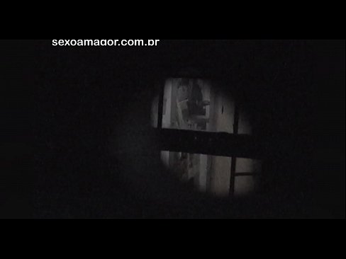 ❤️ Si Blondie ay lihim na nakunan ng video ng isang voyeur ng kapitbahayan na nakatago sa likod ng mga guwang na brick ❌ Porn video sa amin ❌️❤